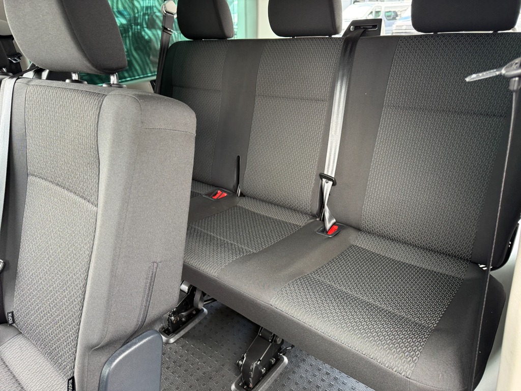 Volkswagen Transporter Shuttle 2.0 Tdi Lwb In Ocean Blue - Euro Six Blue #4