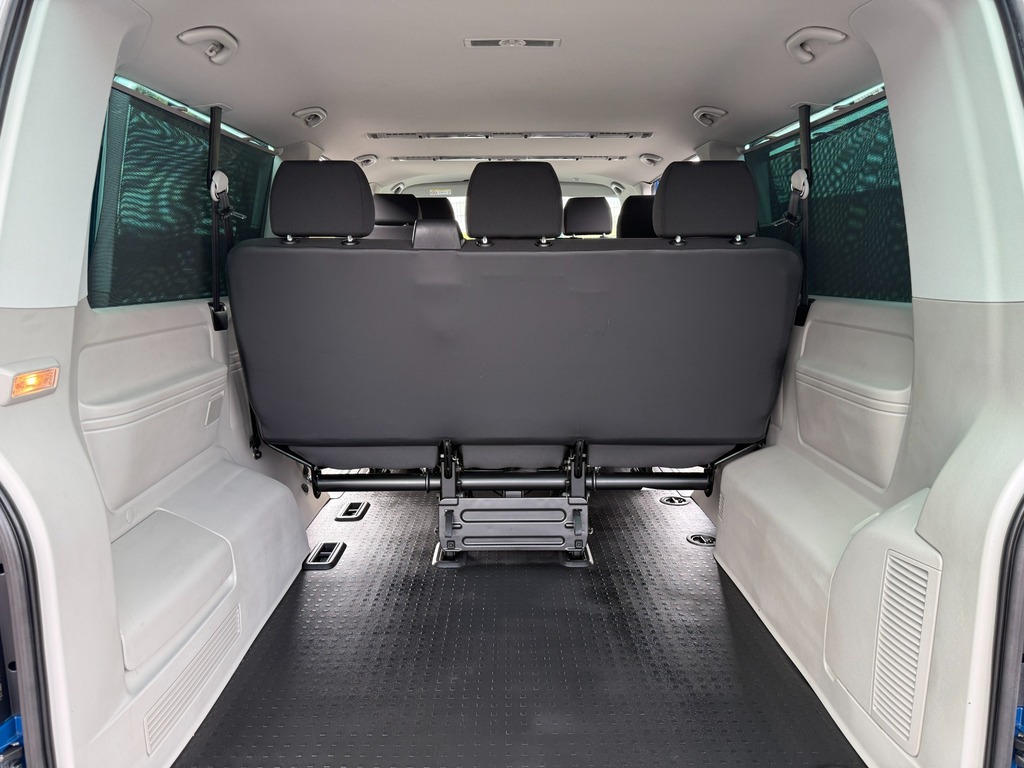 Volkswagen Transporter Shuttle 2.0 Tdi Lwb In Ocean Blue - Euro Six Blue #3