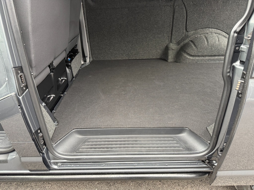 Volkswagen Transporter 2.0 Tdi 150 6 Speed Highline Panel Van FL23TXG Grey #4