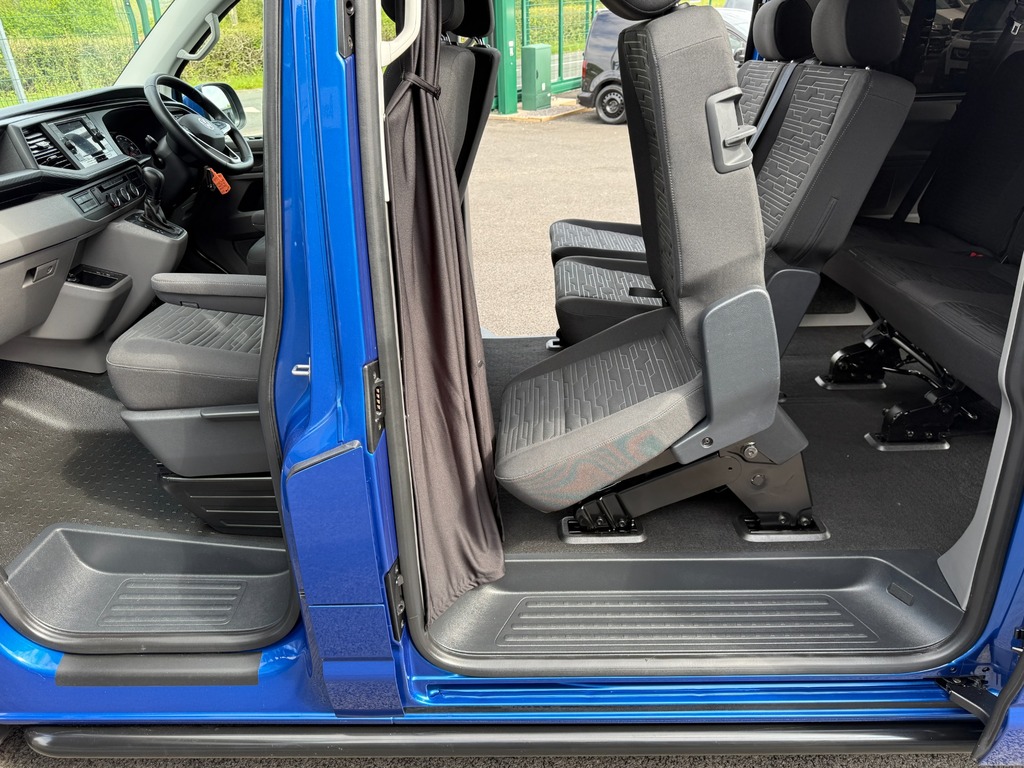 Volkswagen Transporter Shuttle 2.0 Tdi Se 150 7 Speed Dsg Lwb In Ravenna Blu Blue #4