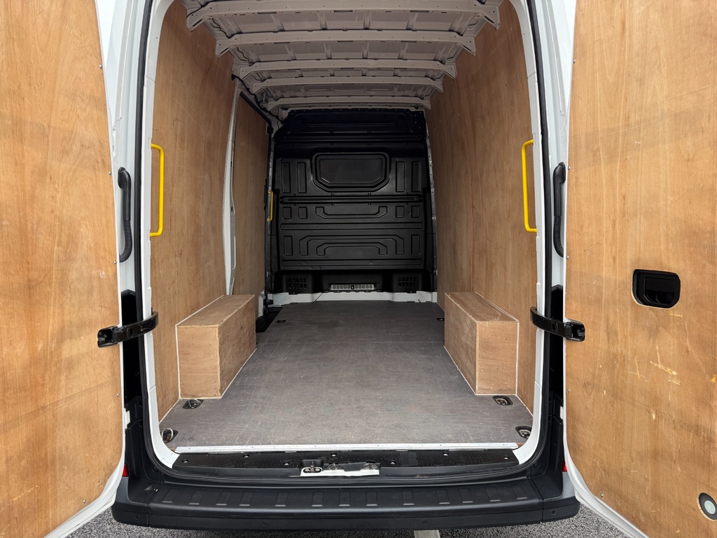 Volkswagen Crafter 2.0 Tdi Cr35 140 6 Speed Commerce Plus Panel Van 5 GU25RVP White #3