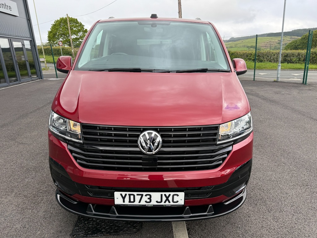 Volkswagen Transporter Shuttle 2.0 Tdi Se 150 7 Speed Dsg Lwb In Fortana Red Red #5