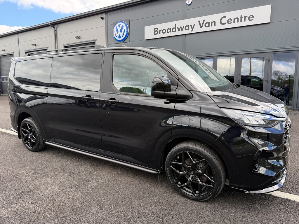 Ford Tourneo Custom 2.0 320 Ecoblue Titanium Minibus Double Cab Di Black #2