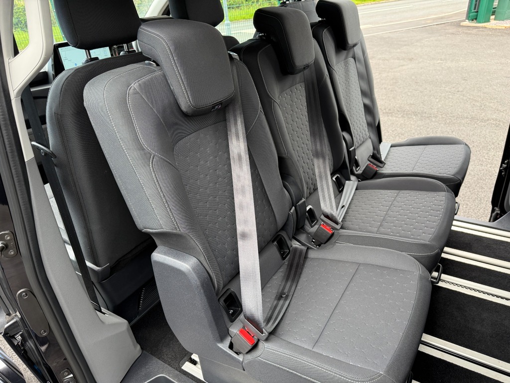 Ford Tourneo Custom 2.0 320 Ecoblue Titanium Minibus Double Cab Di Black #4
