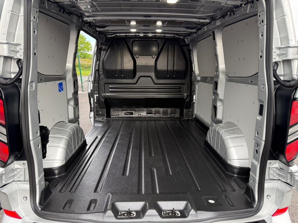 Ford Transit Custom 2.0 280 136 6 Speed Ecoblue Limited Panel Van YM74XNE Silver #4
