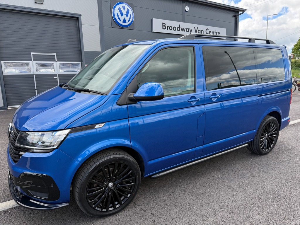 Volkswagen Transporter Shuttle 2.0 Tdi Se 150 7 Speed Dsg Swb In Ravenna Blue - E Blue