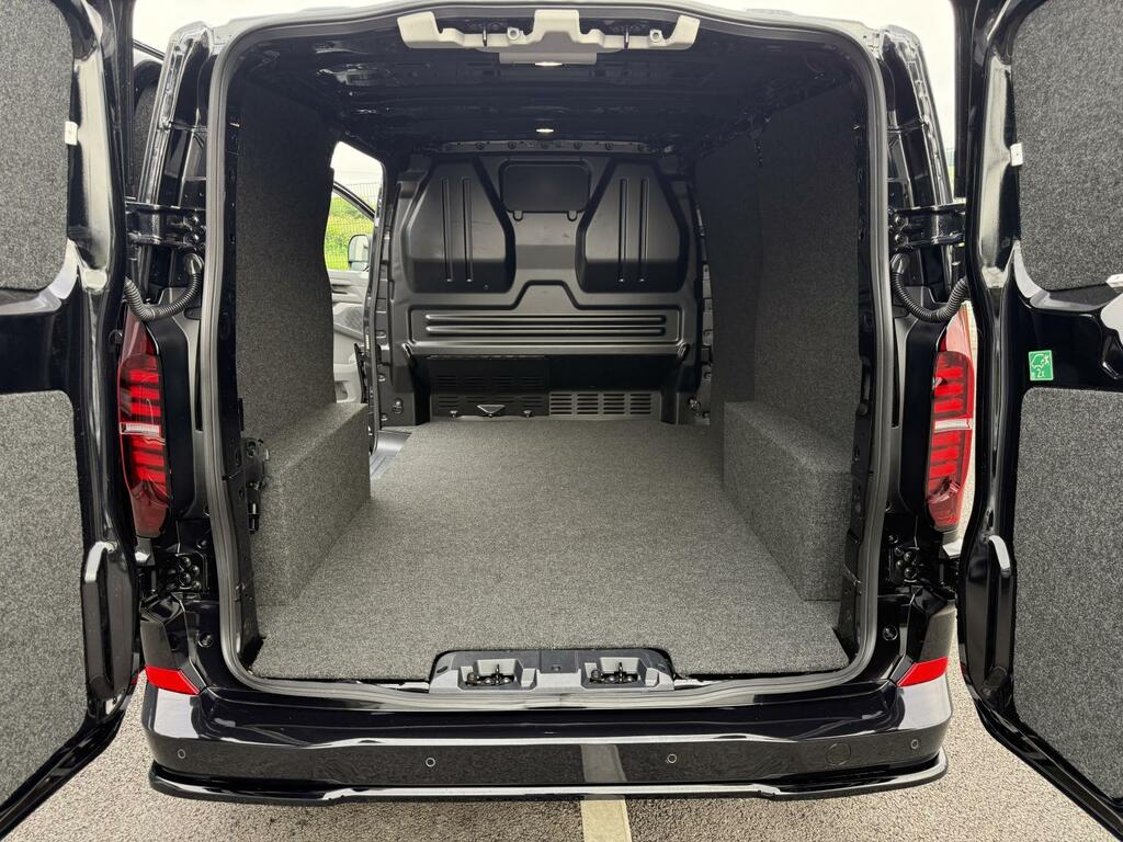 Volkswagen Transporter 2.0 Tdi T7 Black Edition 110 6 Speed Commerce Plus RF25XEW Black #3