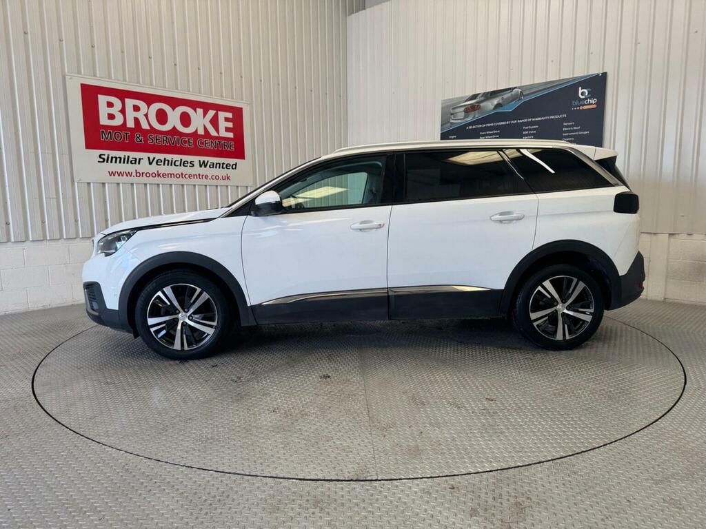 Peugeot 5008 1.5 Bluehdi Allure Euro 6 Ss YF68AZO White #4