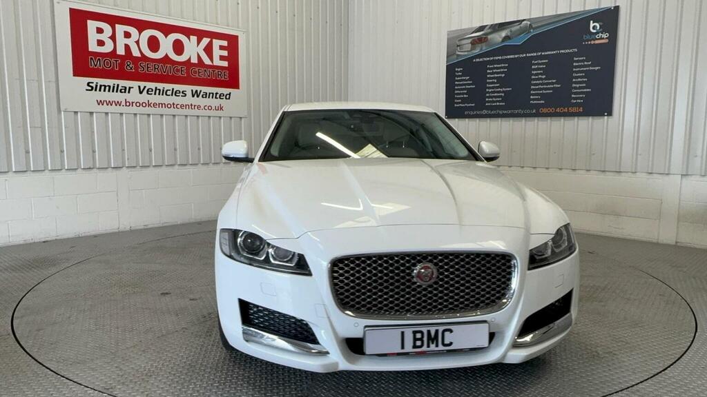 Jaguar XF Saloon 2.0D Portfolio Awd Euro 6 Ss 2 MF67SPU White #2