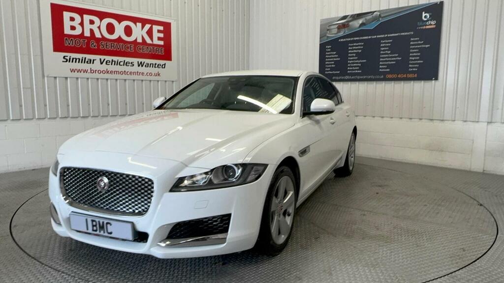 Jaguar XF Saloon 2.0D Portfolio Awd Euro 6 Ss 2 MF67SPU White #3