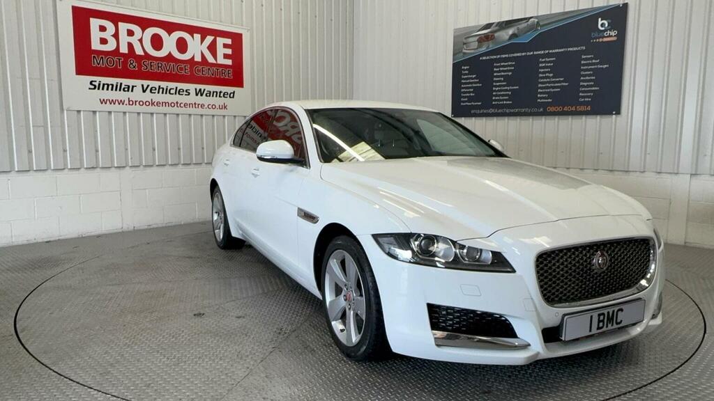 Jaguar XF Saloon 2.0D Portfolio Awd Euro 6 Ss 2 White