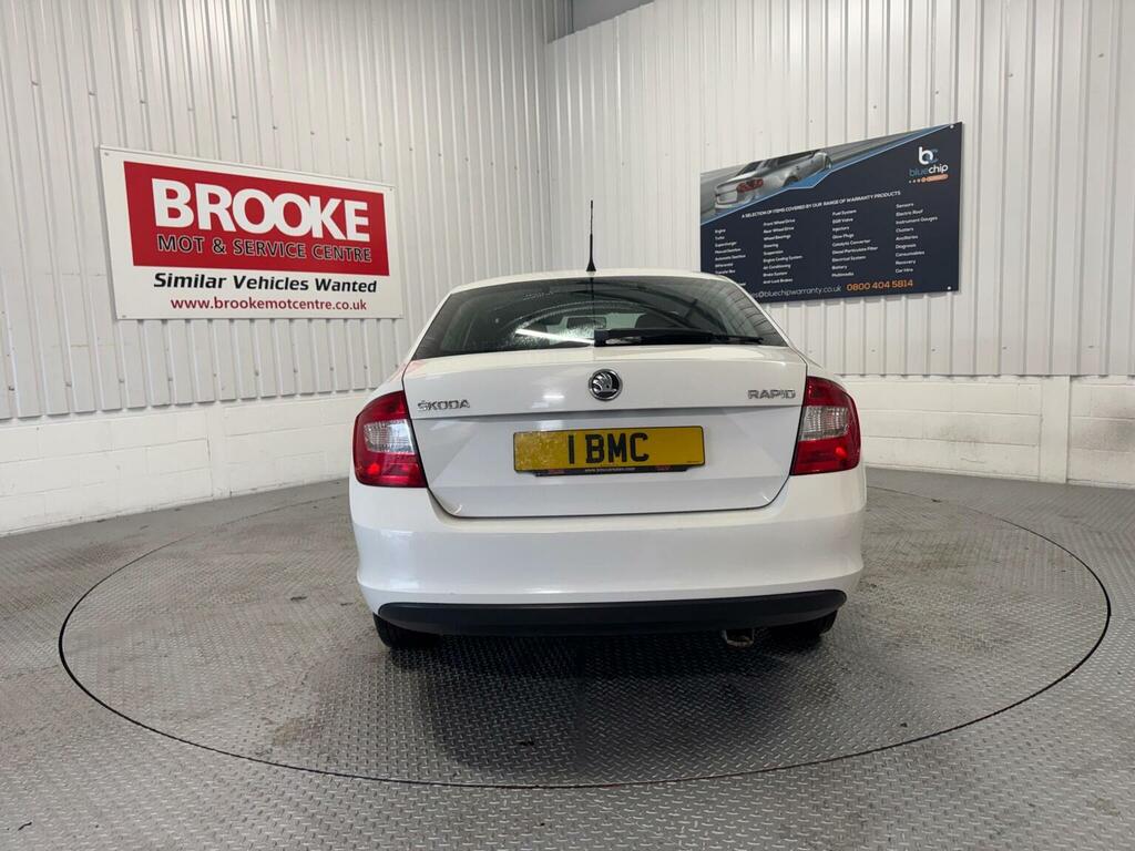 Skoda Rapid Hatchback 1.6 Tdi Se Euro 5 201464 White #6
