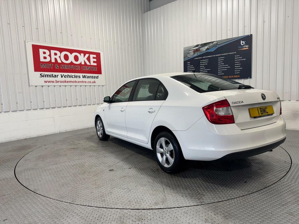 Skoda Rapid Hatchback 1.6 Tdi Se Euro 5 201464 White #5