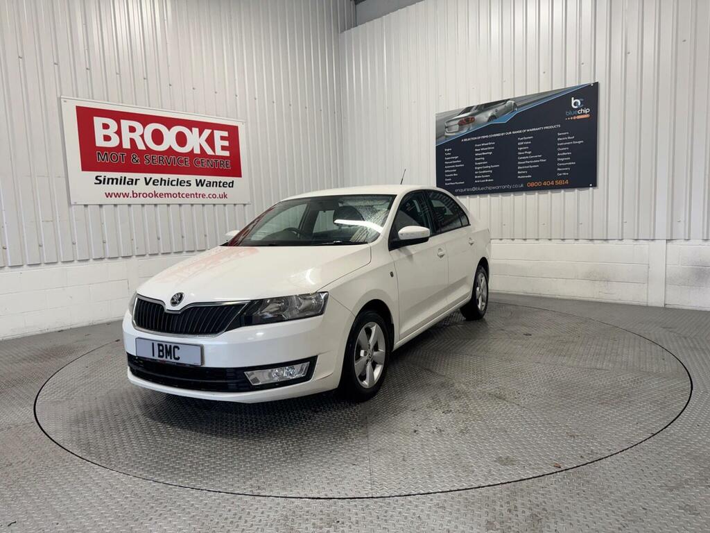 Skoda Rapid Hatchback 1.6 Tdi Se Euro 5 201464 White #3