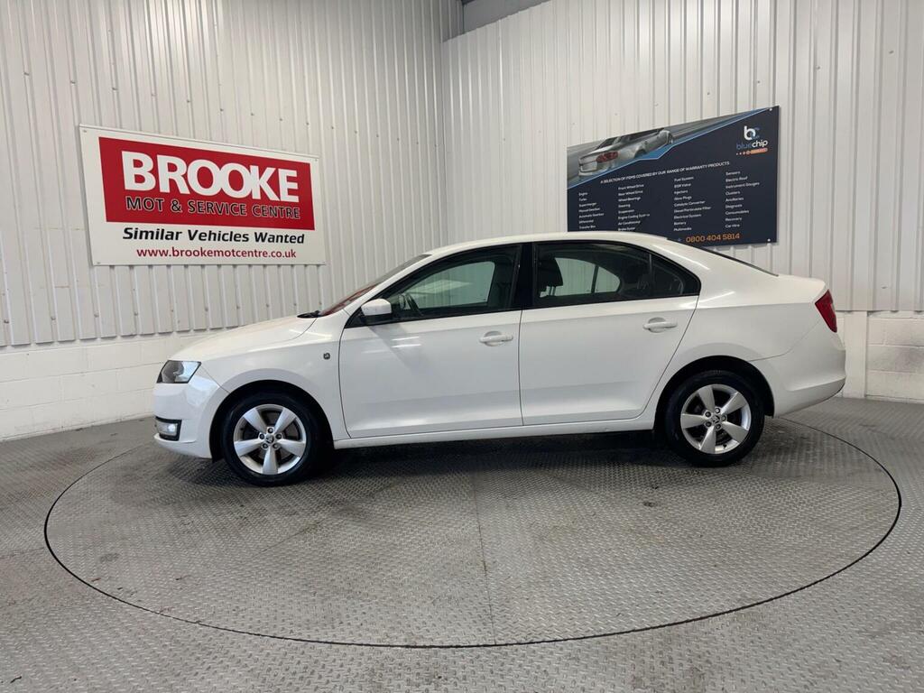 Skoda Rapid Hatchback 1.6 Tdi Se Euro 5 201464 White #4