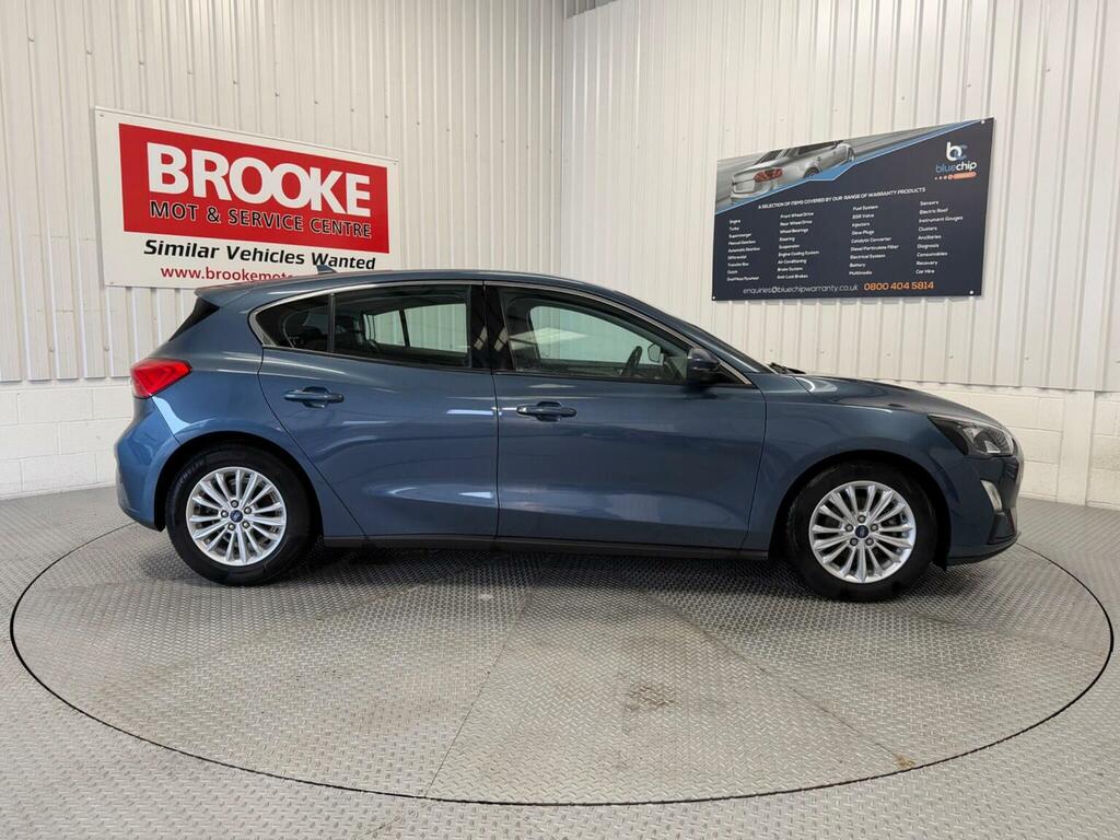 Ford Focus Hatchback 1.5 Ecoblue Titanium Euro 6 Ss 5 FA19CVR Blue #2