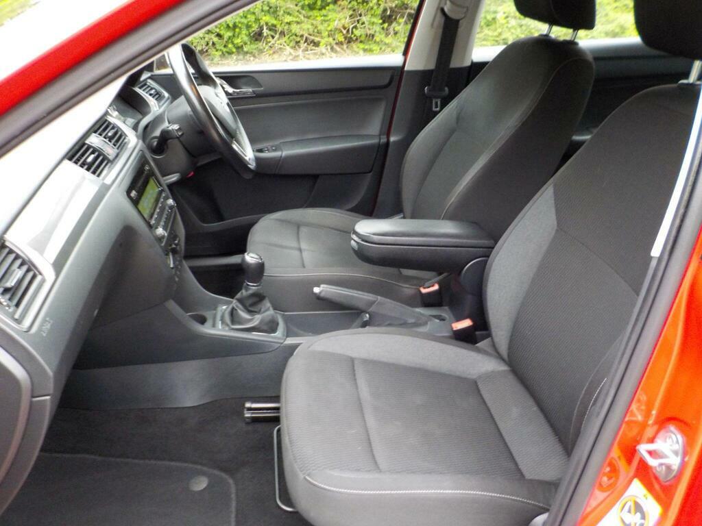 Skoda Rapid Spaceback 1.6 Tdi Se Euro 5 Red #3