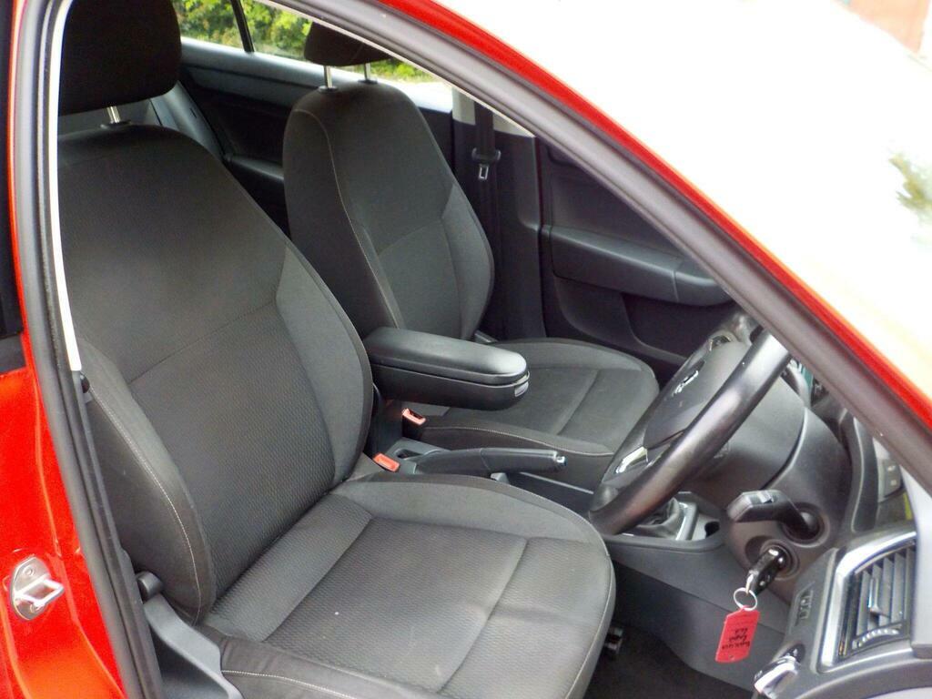 Skoda Rapid Spaceback 1.6 Tdi Se Euro 5 Red #6