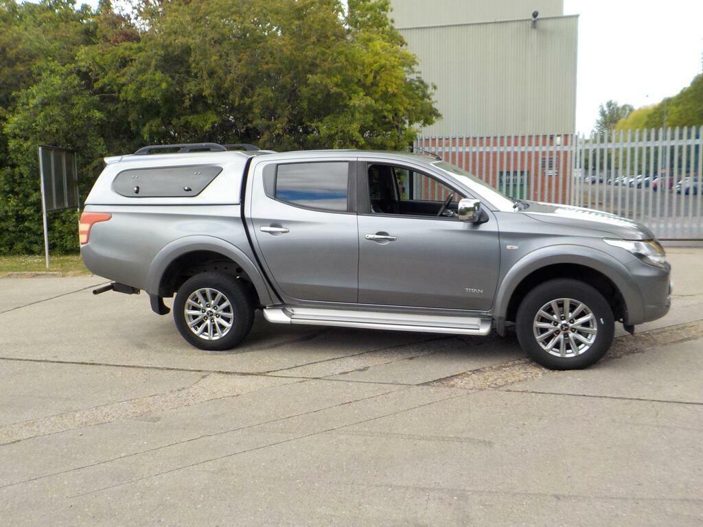 Mitsubishi L200 2.4 Di-d Dc Titan 4Wd Euro 6 Grey