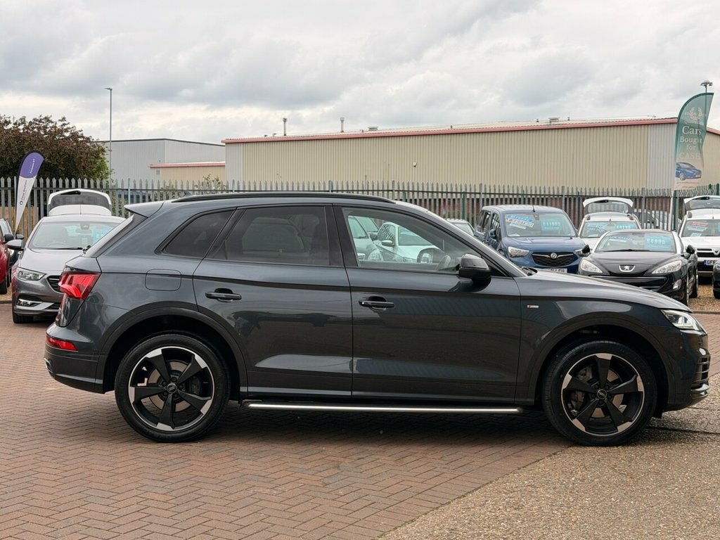 Audi Q5 2L Black Edition NU69HJC Grey #6