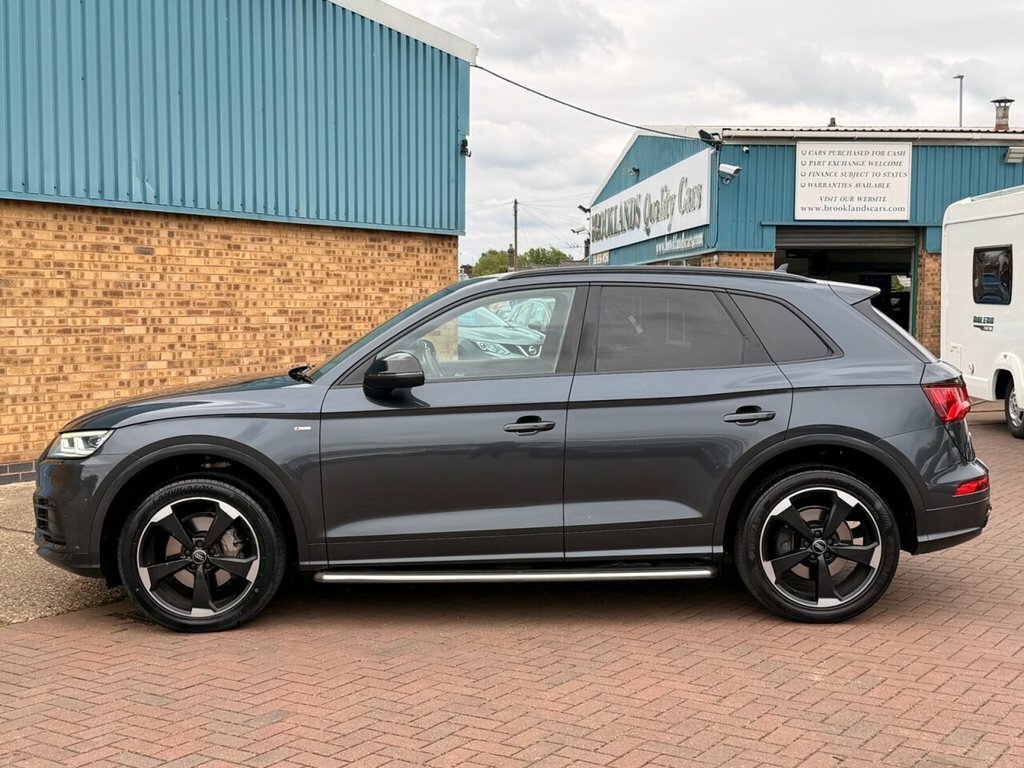 Audi Q5 2L Black Edition NU69HJC Grey #4