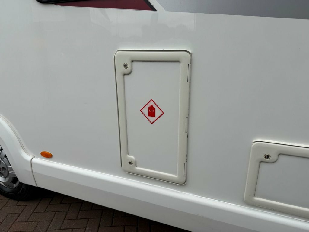 Fiat Globebus U1418 White #18