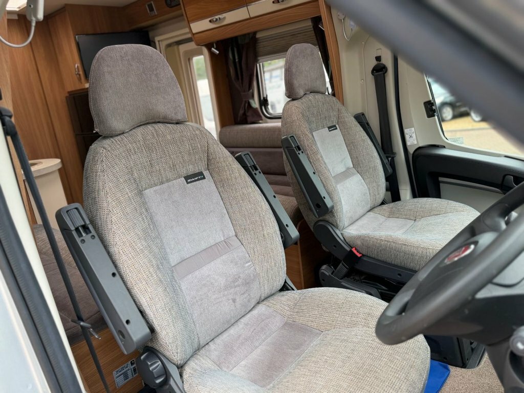 Fiat Globebus U1418 White #59