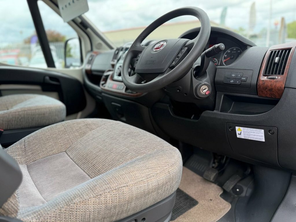 Fiat Globebus U1418 White #60