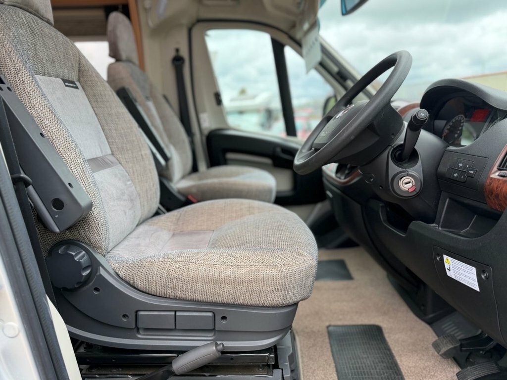 Fiat Globebus U1418 White #61
