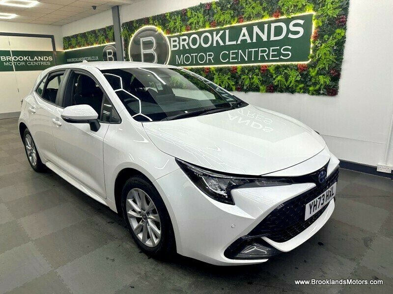 Toyota Corolla Icon Tech Sat Nav, Heated Seats Reverse Camera YH73HXL White #2