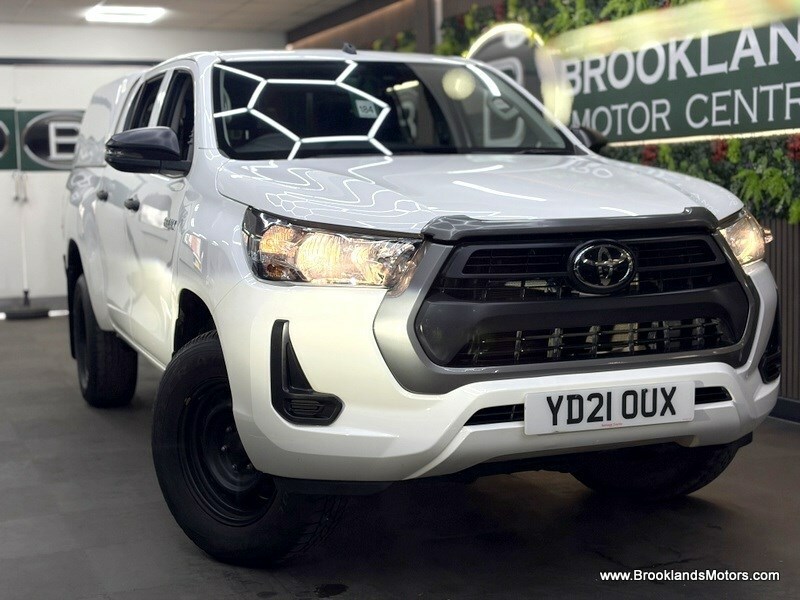 Toyota HILUX Active 4Wd D-4d Dcb Stunning Example White