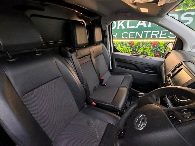 Vauxhall Vivaro 2900 1.5D 100Ps Sportive H1 Van DV70DRZ White #4