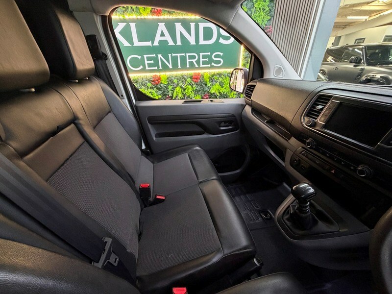 Vauxhall Vivaro 2900 1.5D 100Ps Sportive H1 Van DV70DRZ White #3