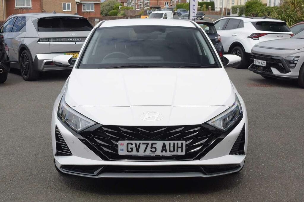 Hyundai I20 Hatchback GV75AUH White #2