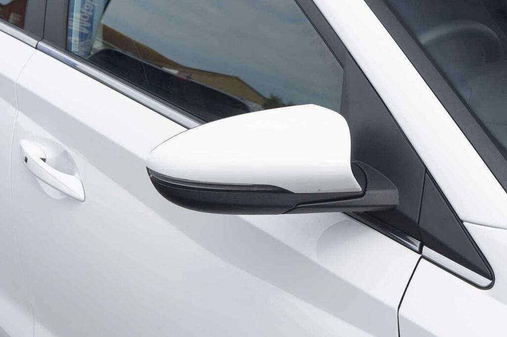 Hyundai I20 Hatchback GV75AUH White #5