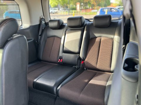 Nissan Elgrand E52 Auto Silver #18