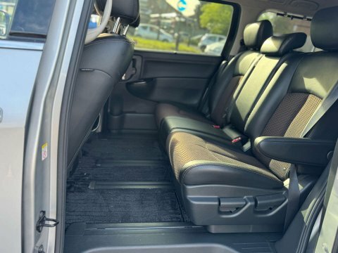 Nissan Elgrand E52 Auto Silver #19