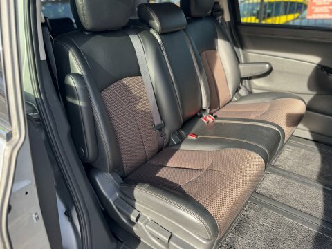 Nissan Elgrand E52 Auto Silver #20