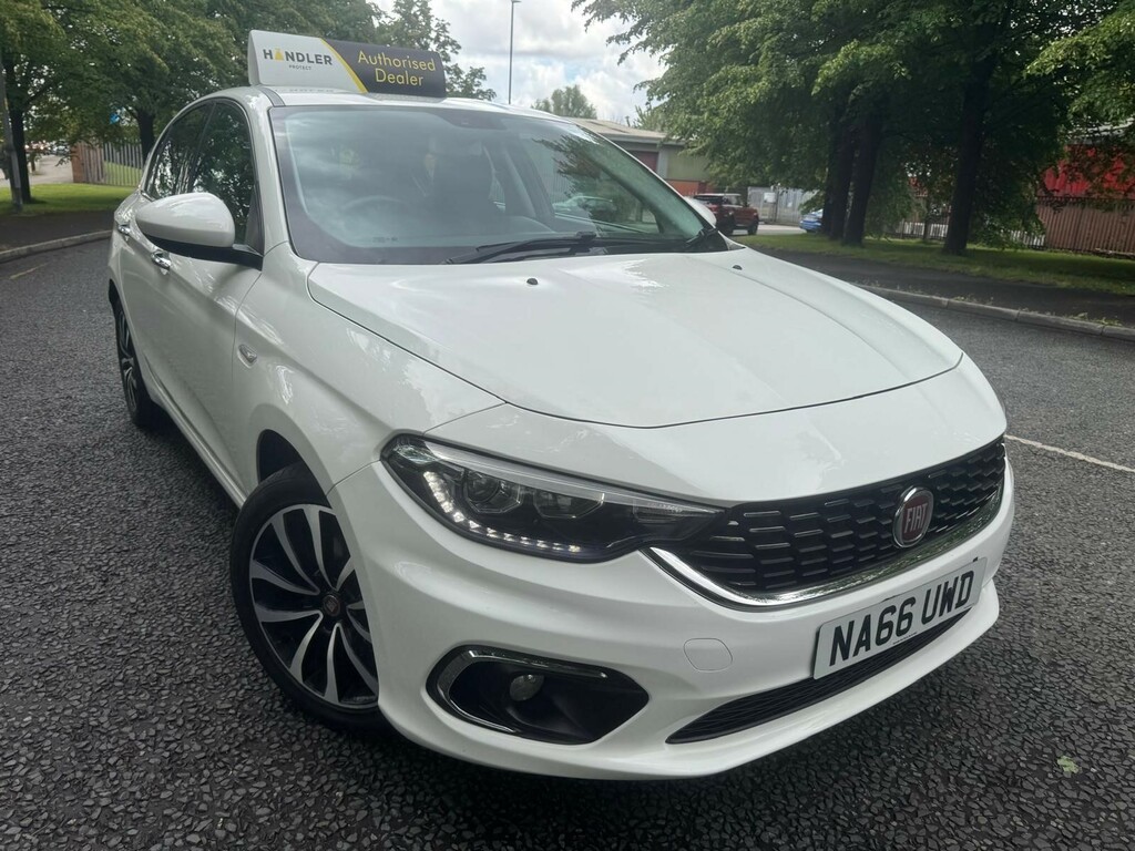 Fiat Tipo 1.6 Multijetii Lounge Hatchback