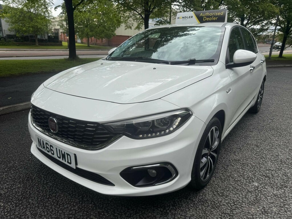 Fiat Tipo 1.6 Multijetii Lounge Hatchback #3