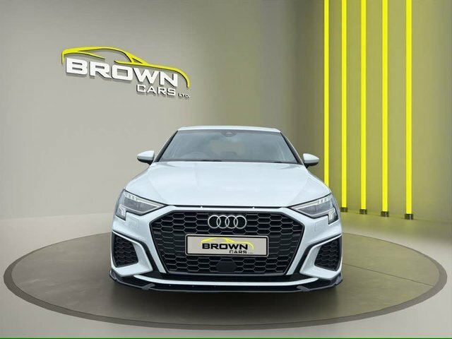 Audi A3 1.5 Tfsi 35 S SR72HHZ White #2