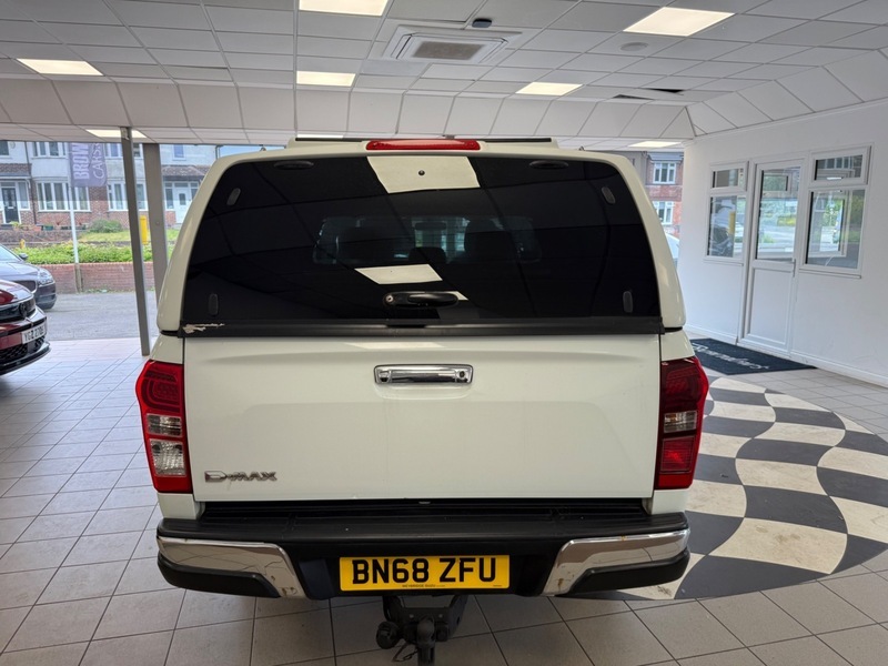 Isuzu Rodeo D-max White #6