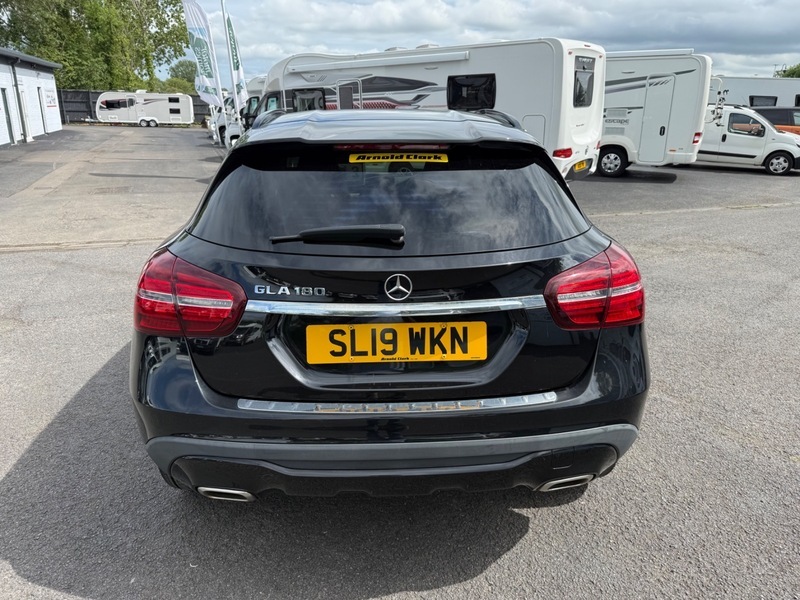 Mercedes-Benz GLA Class Gla 180 Urban Edition SL19WKN Black #4