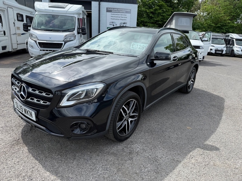 Mercedes-Benz GLA Class Gla 180 Urban Edition SL19WKN Black #3