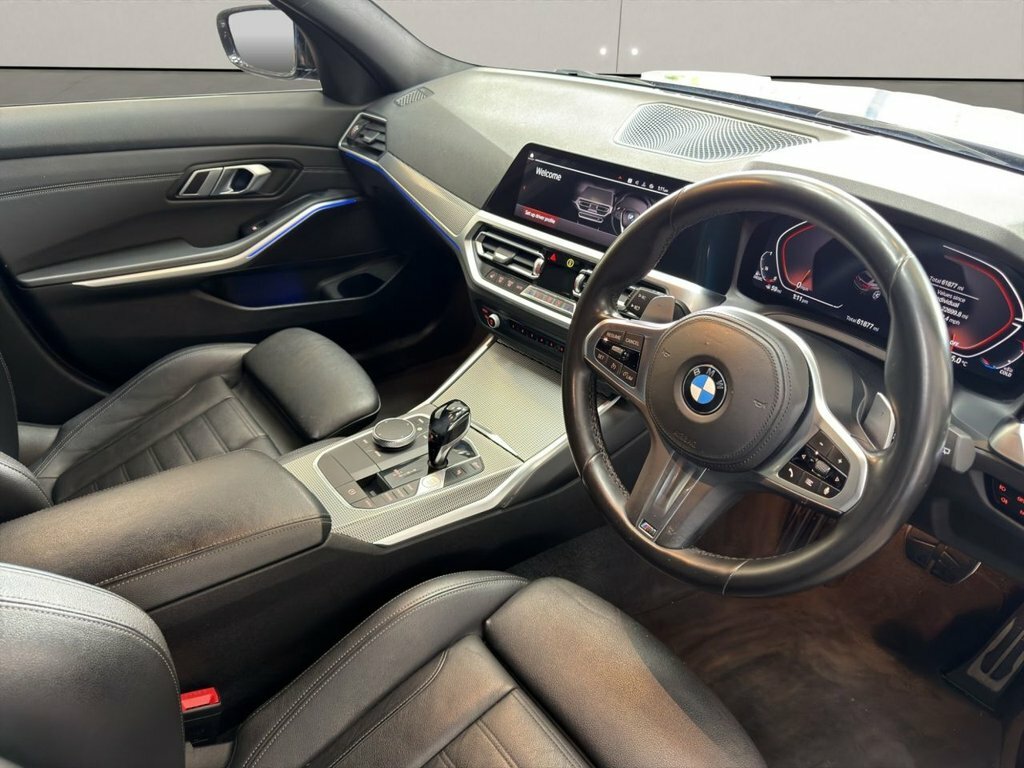 BMW 3 Series 2L M Sport YG70UUF Black #3