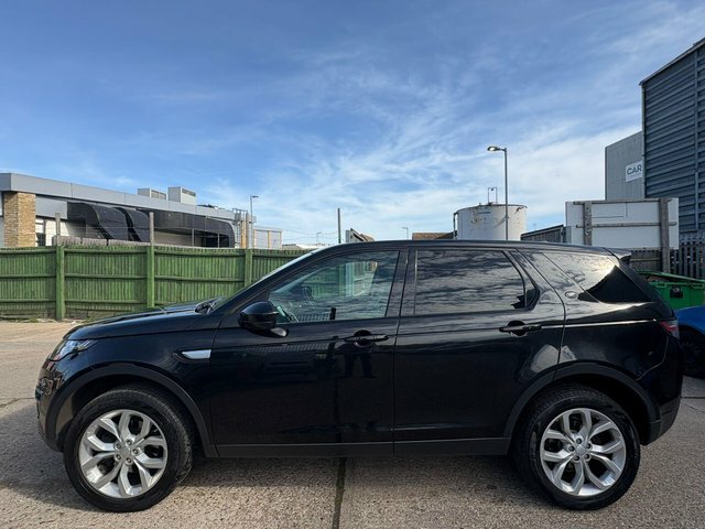 Land Rover Discovery Sport 2.0 Td4 Hse 4Wd Euro 6 S S VK66GNN Black #6