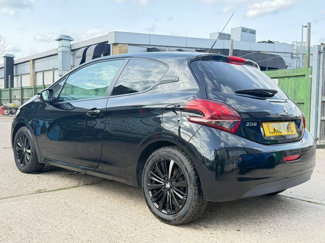 Peugeot 208 1.2 Puretech Black Edition Euro 6 LX18KWE Black #5