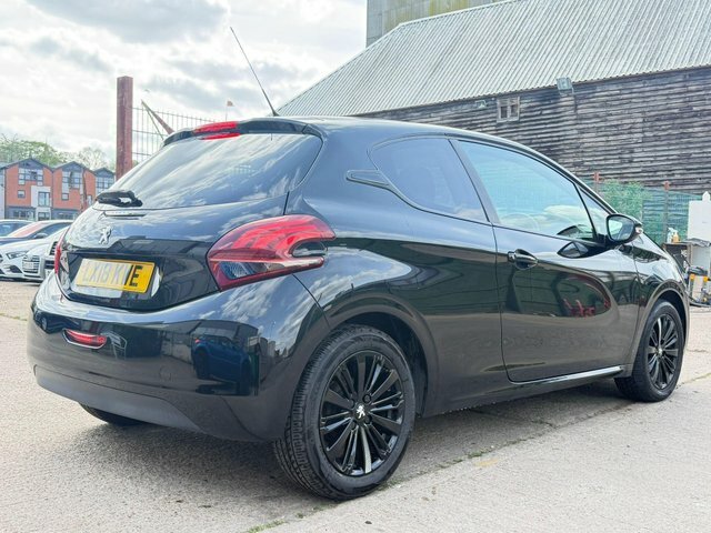 Peugeot 208 1.2 Puretech Black Edition Euro 6 LX18KWE Black #3