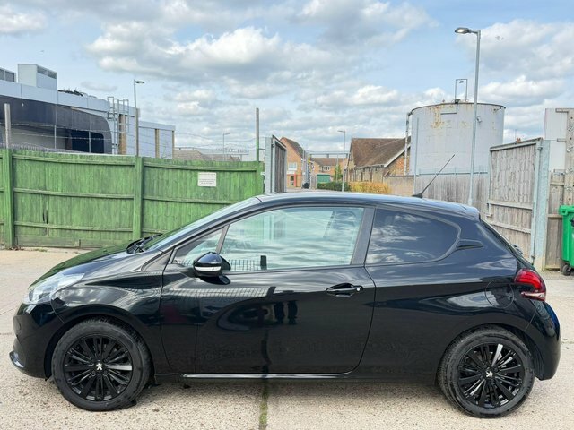 Peugeot 208 1.2 Puretech Black Edition Euro 6 LX18KWE Black #6