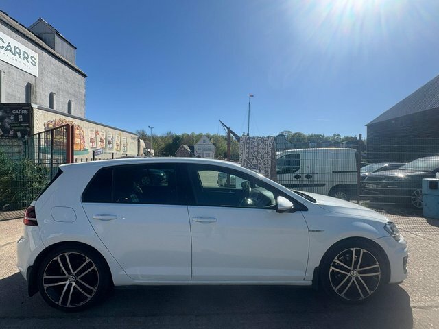 Volkswagen Golf 2.0 Tdi Bluemotion Tech Gtd Euro 6 S S MW14UDN White #2